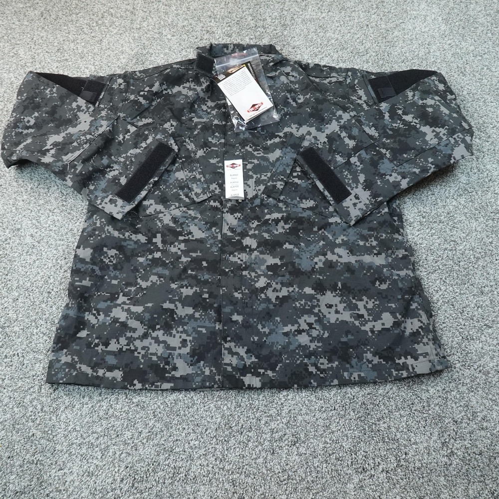 Men's Casual Button-Down Shirt - Digital Camo Gray